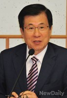 [포토] 일베 토론회에서 토론하는 신경민 의원