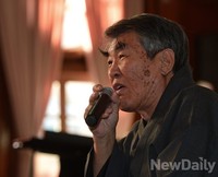 [포토] 출판기념회에 참석한 김지하 시인