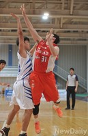 [포토] D리그, 득점후 추가 자유투 얻는 SK 신윤하