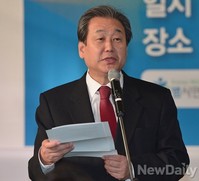 [포토] 김지하시인 출판기념회, 축사하는 김무성 대표