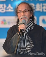 [포토] 김지하 시인 출판기념회, 축사하는 이거룡 교수