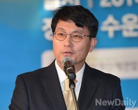 [포토] 김지하시인 출판기념회, 축사하는 윤상현 의원