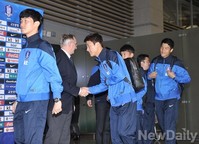 [포토] 슈틸리케 감독과 5주만에 만난 대표팀 선수들