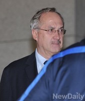 [포토] 슈틸리케호 첫 원정경기 '출격'