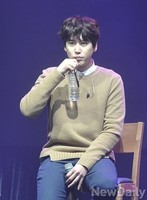 [포토] 첫 솔로앨범 낸 규현 '소주보다 와인이 좋아'