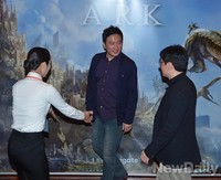 [포토] 로스트아크 공개행사에 입장하는 권혁빈-지원길