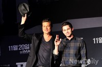 [포토] 한국 팬들에게 인사하는' 브래드피트'와 '로건 레먼'