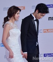 [멜론뮤직어워드] 레드카펫 사회맡은 타쿠야-박은지