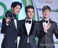 [멜론뮤직어워드] 타쿠야 응원 온 비정상회담 식구들