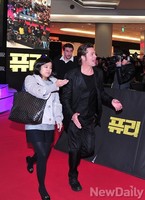 [포토] 퓨리, 브래트 피트 '열정적인 팬 사랑'