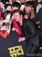 [포토] 퓨리, 브래드 피트 '진정한 매너 다리'