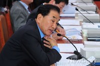 [포토] 의사진행 발언하는 새누리당 이재오 의원