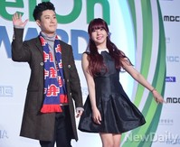 [멜론뮤직어워드] 레드카펫 참석한 산이-김예원