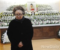 [포토] 故김자옥 빈소 찾은 나문희