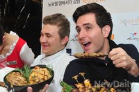 [포토] 터키음식 홍보하는 비정상회담 에네스