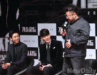 [포토] 기술자들, 고창석 '집에 검은 옷 밖에 없다