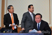 [포토] 회담장 떠나는 '이완구-우윤근' 여야 원내표