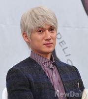 [포토] 프로스트역 송창의 '탈색 이틀동안 5번'