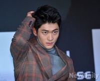 [포토] 머리끝부터 발끝까지 배우, 서프라이즈 강태오