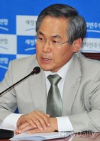 [포토] 모두발언 하는 우윤근 원내대표