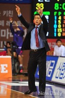 [포토] 작전지시 하는 오리온스 추일승 감독