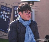 [포토] 예쁜 엽서전, 시상자로 나선 김현철