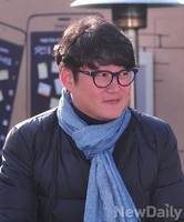 [포토] 예쁜 엽서전 시상자로 선 가수 김현철