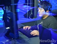 [포토] 피파온라인3 업데이트 시연하는 김민재