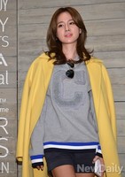 [포토] 이혜원, 노란 코트로 망토로