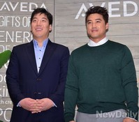 [포토] 화장품 행사에 참석한 홍성흔-김현수