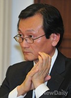 [포토] 심각한 얼굴의 장영보 C&M 대표이사