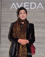 [포토] 호피무늬 스카프 두른 설수현