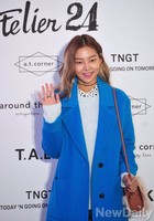 [포토] LF 아뜰리에 24, 송해나 '블루 코트로 매력 발산'