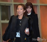 [포토] 고개 숙인채 입장하는 황정음