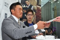 [포토] 팬 사인회 가지는 사랑이 아빠 추성훈