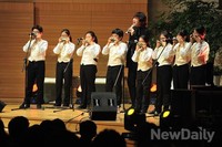 [포토] 자선 콘서트에서 아이들과 호흡 맞추는 김장훈