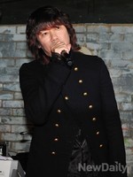 [포토] 기부천사 김장훈 신곡 '살고 싶다' 쇼케이스 열어