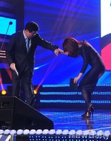 [K리그] 이유리, 시상식에서 '힐 벗겨져'