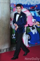 [K리그] 이동국 시상식전 '차려입고 오길 잘했네'