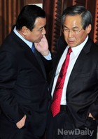 [포토] 대화 나누는 '이완구-우윤근' 여야 원내대표