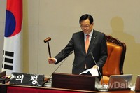 [포토] 새해 예산안 가결하는 정의화 국회의장