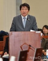 [포토] 발언하는 권성동 환노위간사