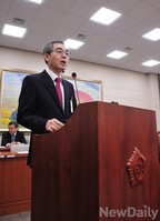 [포토] 모두발언 하는 정재찬 후보자