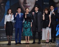 [포토] 화이팅 외치는 드라마 힐러 출연진