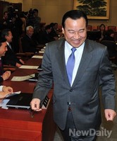 [포토] 웃는 이완구, 운영위는 파행