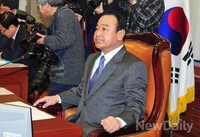 [포토] 새정치 의원들 의사진행 발언 듣고 있는 이완구