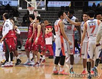 인천 전자랜드 KGC 인삼공사 꺾고 2연패 탈출