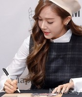 [포토] 명동에서 팬사인회 개최한 제시카, 크리스탈은 언제?