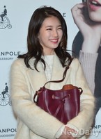 [포토] 수지, 수지백 들고 환한미소