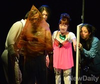 [포토] 엘렉트라 파티, 어느 청소부의 죽음